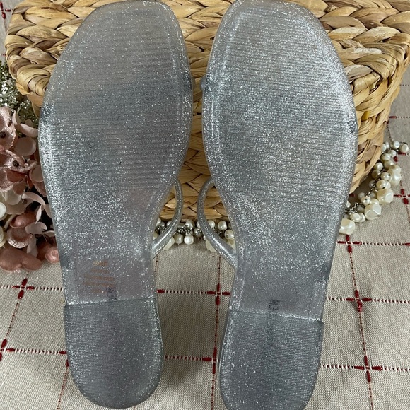 Set of 2 Steve Madden “PIKE” Jelly Flip Flop Sandals Size 6 Pink & Silver New - Picture 9 of 10